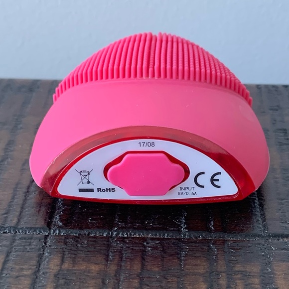 Pop Sonic Leaflet Facial Cleansing Device 🛁 - Picture 4 of 5